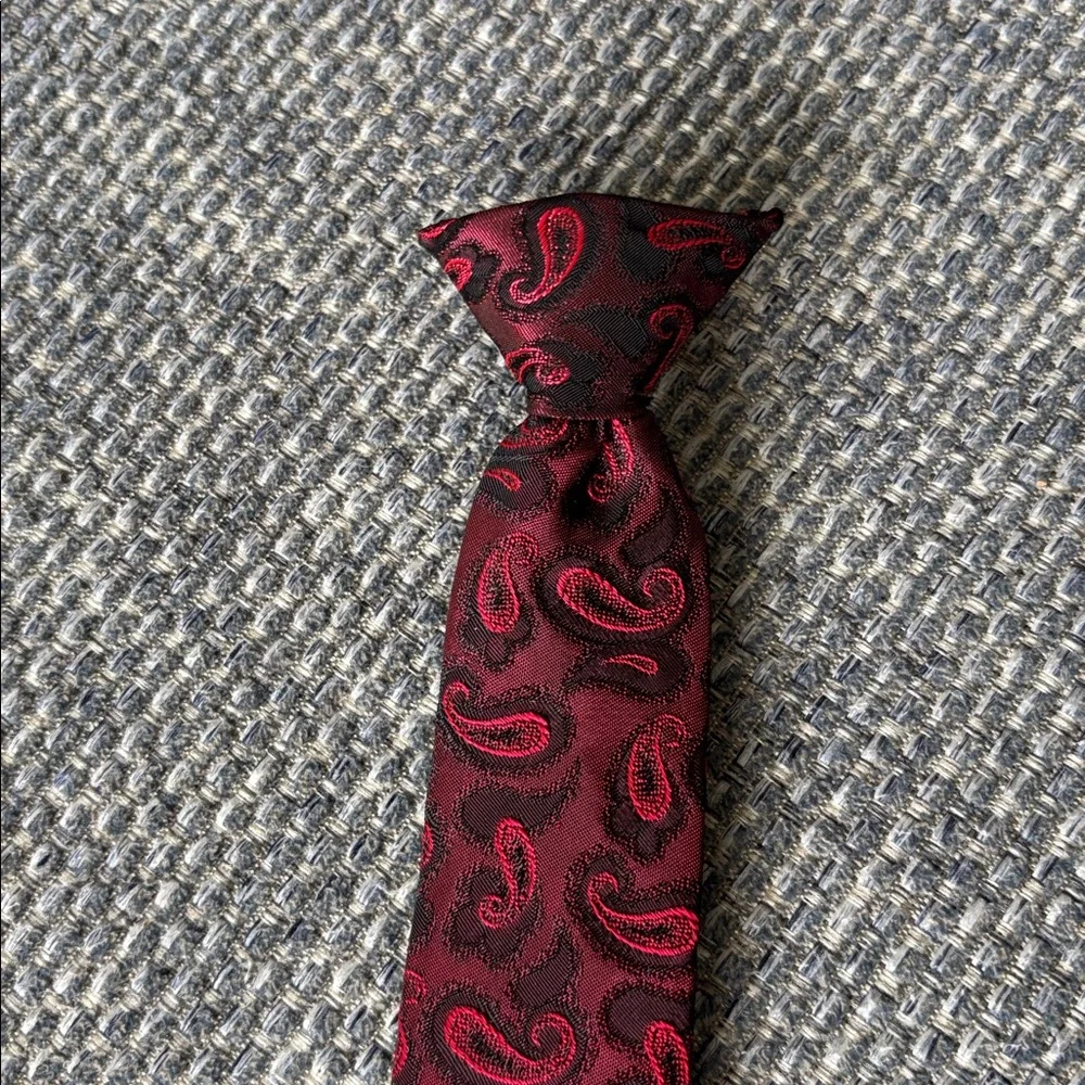 Vintage 80s Boys Burgundy Black Paisley Clip On Tie Ages 4-7 13 Inch L Neckwear